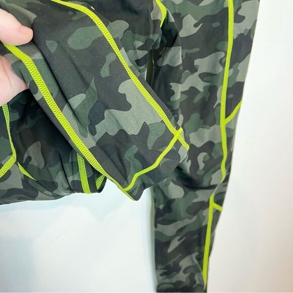 NWT All Access Center Stage Pocket Camo Leggings S - Picture 6 of 6